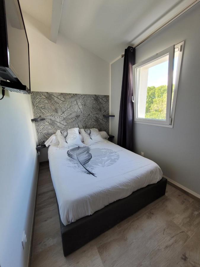 Les Prairies De L'Encreme Bed & Breakfast Cereste Exterior photo